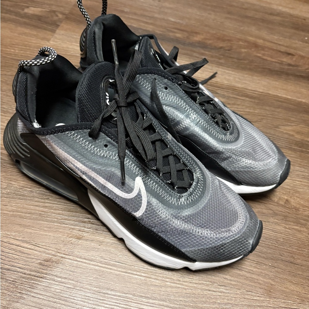 Nike Women’s air max 2090